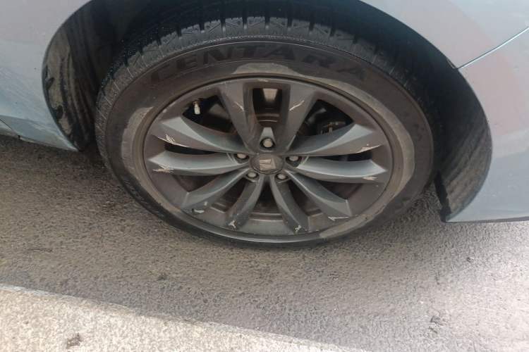 Used Baojun RC-6 2019 1.5T CVT Elite Version with 24-Hour Online Service Right Front Wheel Hub