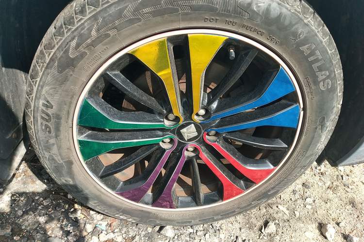Used Baojun RC-6 2019 1.5T CVT 24-Hour Online Flagship Edition Right Front Wheel Hub