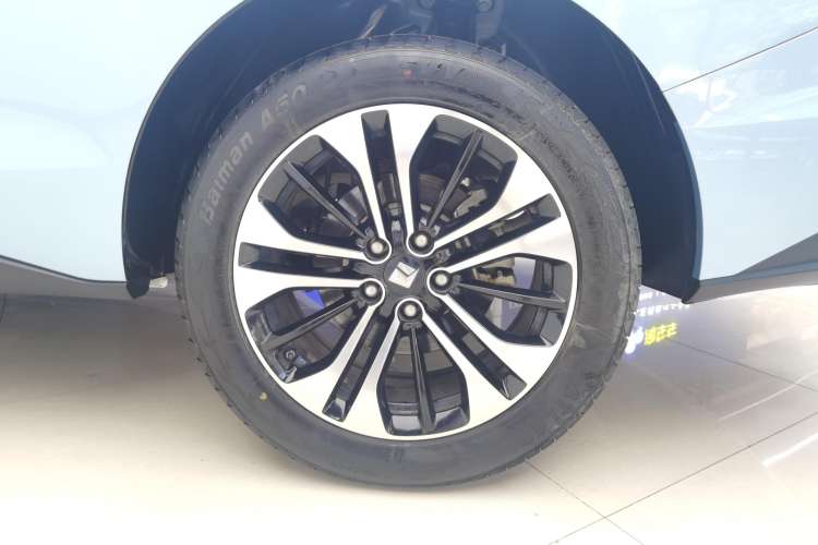 Used Baojun RC-6 2019 1.5T CVT 24-Hour Online Prestige Edition Right Front Wheel Hub