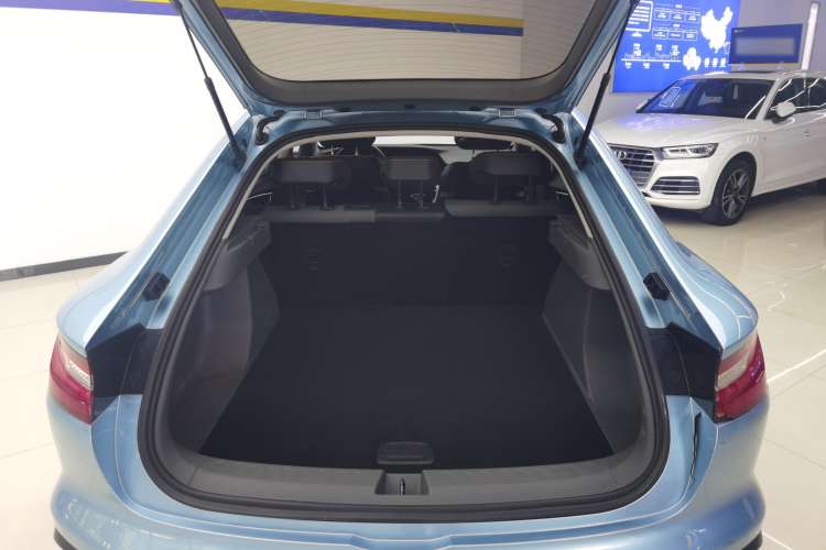 Used Baojun RC-6 2019 1.5T CVT 24-Hour Online Prestige Edition Trunk