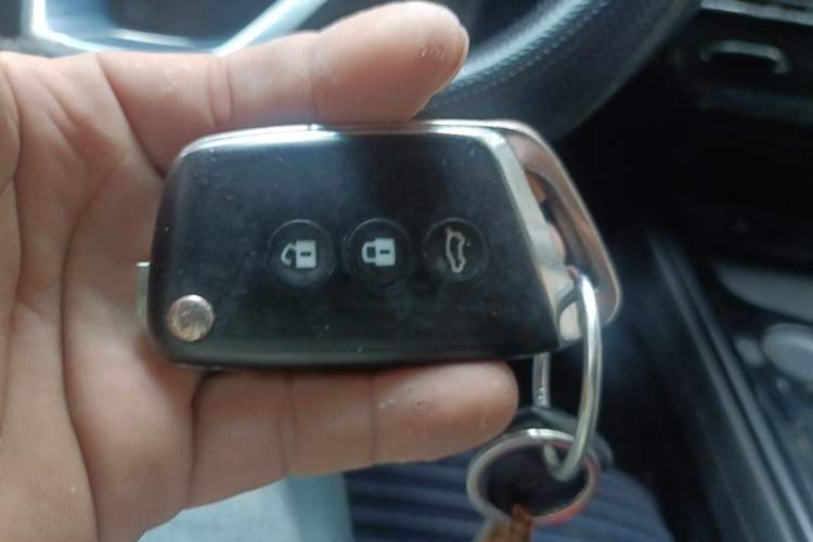 Used Baojun RC-6 2019 1.5T CVT Elite Version with 24-Hour Online Service Vehicle Key