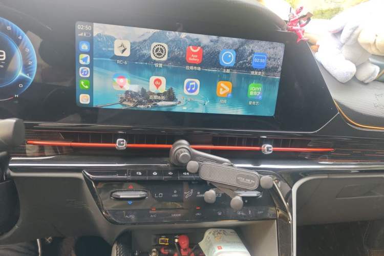Used Baojun RC-6 2019 1.5T CVT 24-Hour Online Prestige Edition Audio And AC Panel