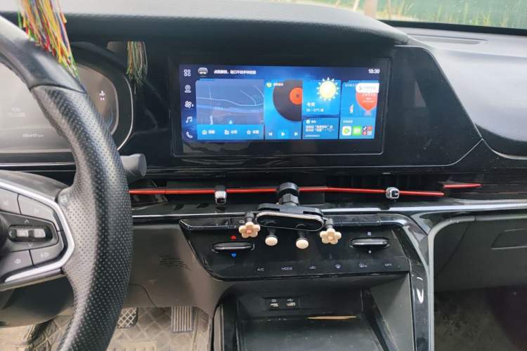 Used Baojun RC-6 2019 1.5T CVT 24-Hour Online Luxury Edition Audio And AC Panel