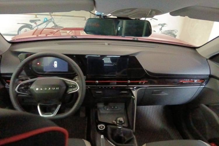 Used Baojun RC-6 2019 1.5T Manual 24-Hour Online Luxury Version Center Console