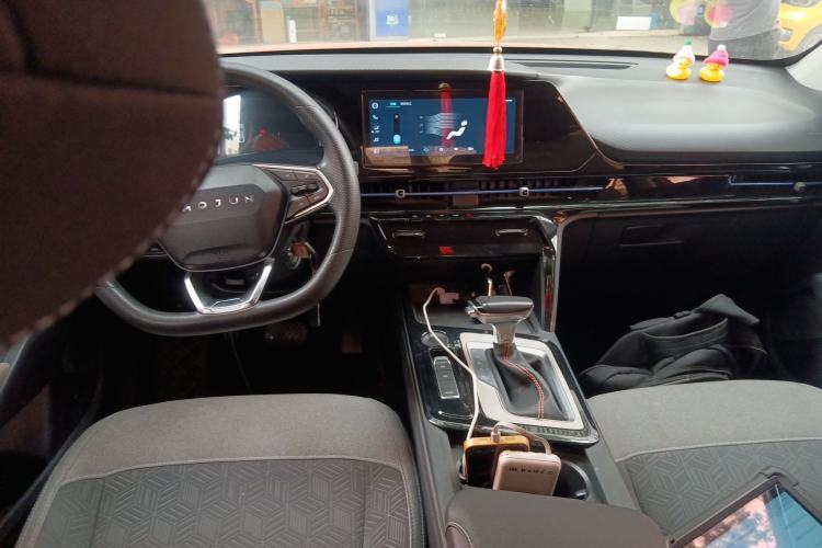Used Baojun RC-6 2019 1.5T CVT Elite Version with 24-Hour Online Service Center Console