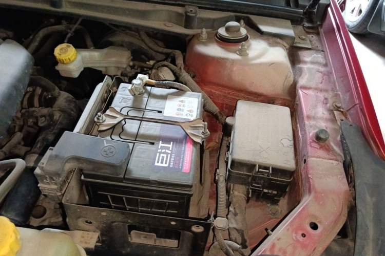Used Baojun RC-6 2019 1.5T Manual 24-Hour Online Luxury Version Engine Bay Left