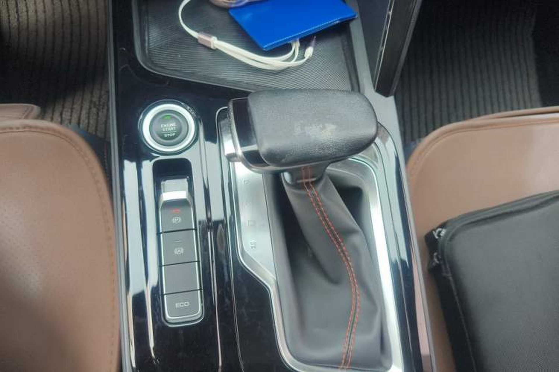 Used Baojun RC-6 2019 1.5T CVT 24-Hour Online Flagship Edition Gear Lever