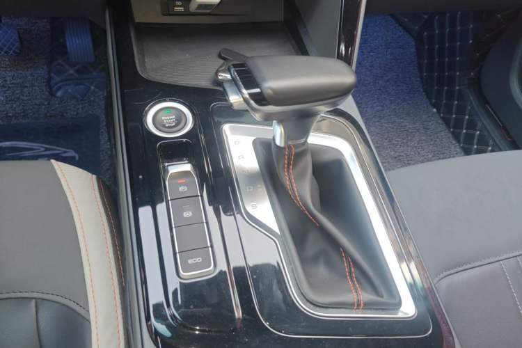 Used Baojun RC-6 2019 1.5T CVT 24-Hour Online Prestige Edition Gear Lever