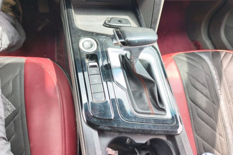 Used Baojun RC-6 2019 1.5T CVT 24-Hour Online Prestige Edition Gear Lever