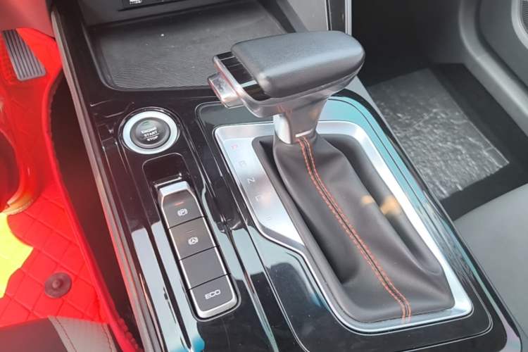 Used Baojun RC-6 2019 1.5T CVT 24-Hour Online Prestige Edition Gear Lever