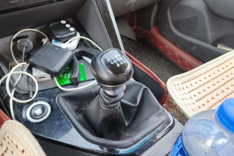 Used Baojun RC-6 2019 1.5T Manual 24-Hour Online Luxury Version Gear Lever