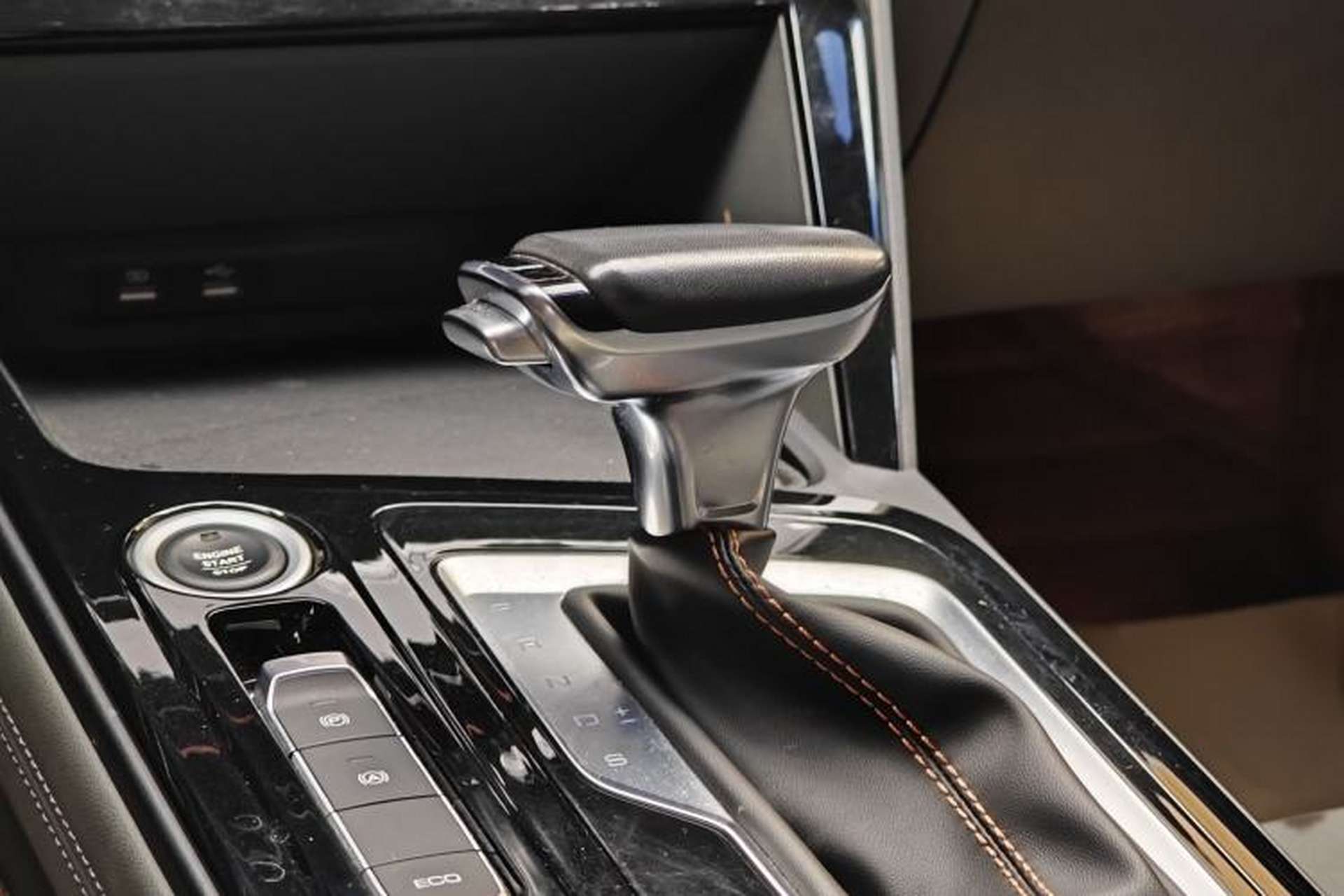 Used Baojun RC-6 2019 1.5T CVT 24-Hour Online Luxury Edition Gear Lever