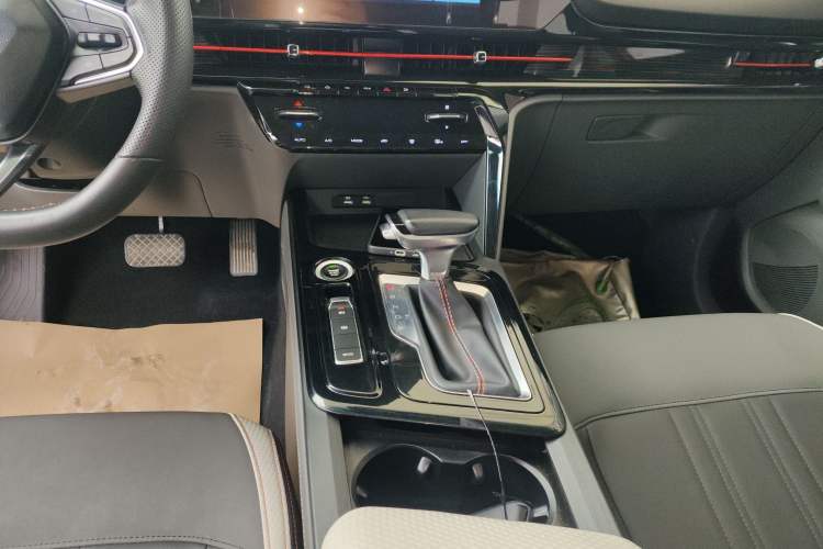 Used Baojun RC-6 2019 1.5T CVT 24-Hour Online Prestige Edition Gear Lever