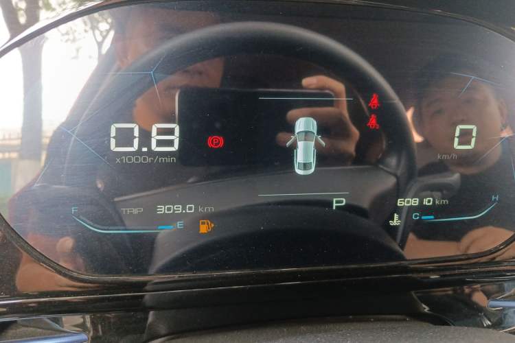 Used Baojun RC-6 2019 1.5T CVT Elite Version with 24-Hour Online Service Instrument Cluster