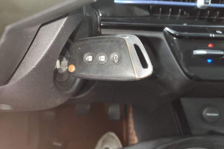 Used Baojun RC-6 2019 1.5T Manual Elite Version with 24-Hour Online Service Interior 1