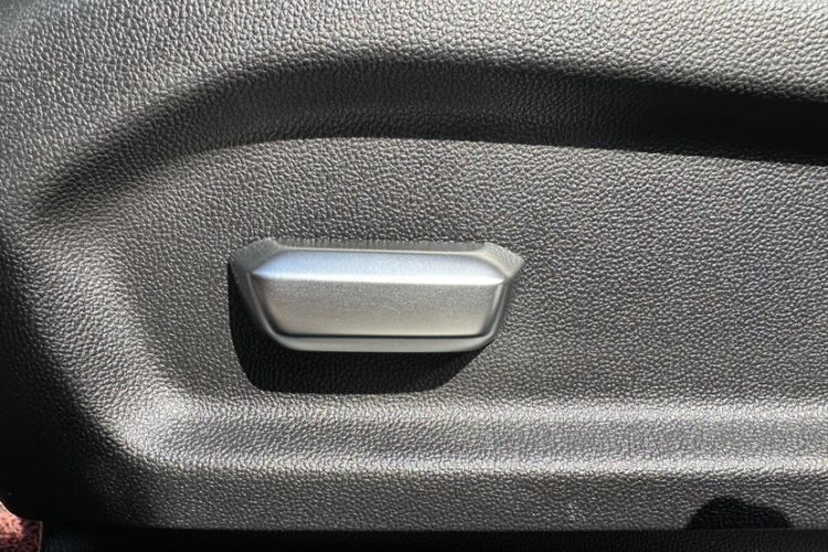 Used Baojun RC-6 2019 1.5T CVT 24-Hour Online Luxury Edition Interior 12