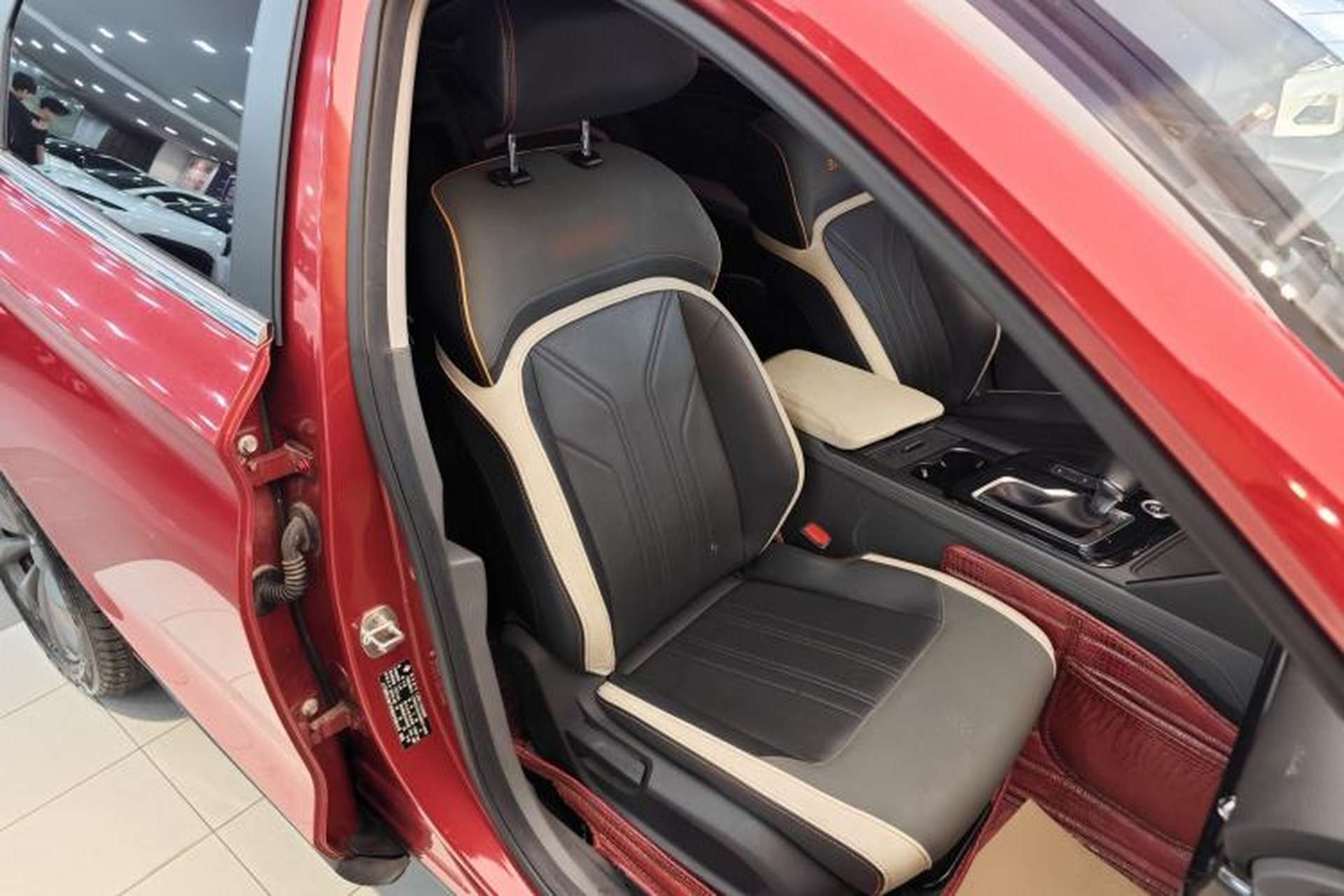 Used Baojun RC-6 2019 1.5T CVT 24-Hour Online Luxury Edition Interior 2