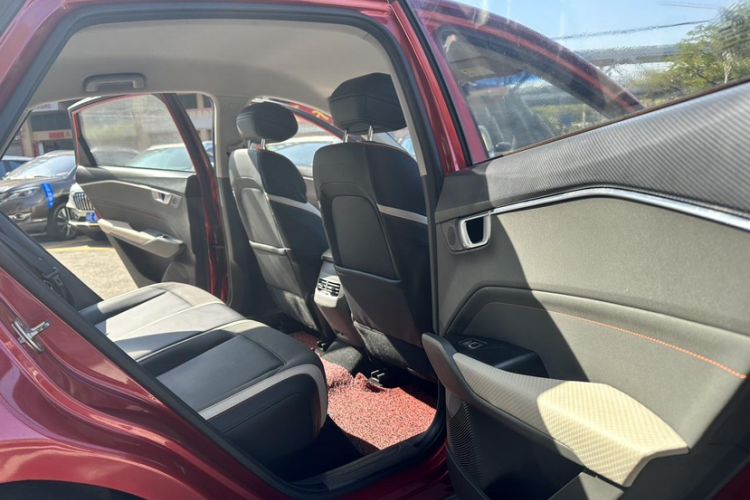 Used Baojun RC-6 2019 1.5T CVT 24-Hour Online Luxury Edition Interior 4