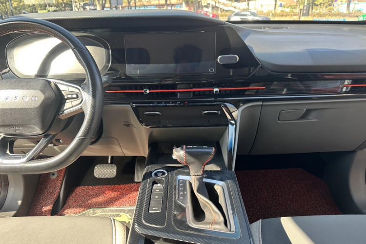 Used Baojun RC-6 2019 1.5T CVT 24-Hour Online Luxury Edition Interior 5