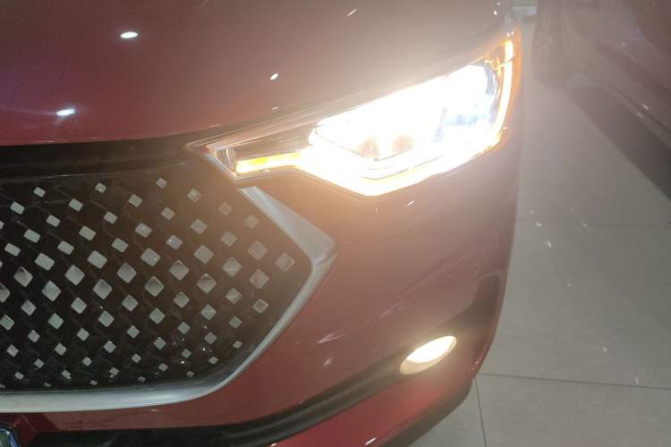 Used Baojun RC-6 2019 1.5T CVT 24-Hour Online Prestige Edition Left Front Headlight