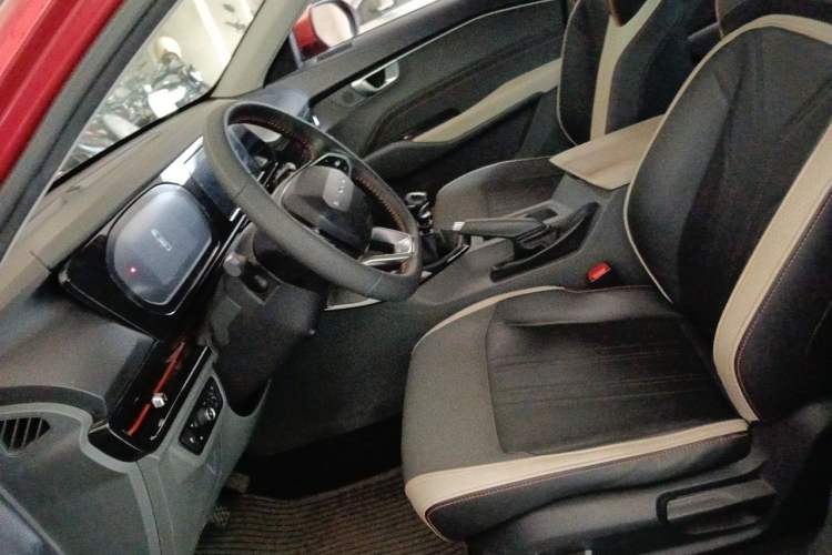 Used Baojun RC-6 2019 1.5T Manual 24-Hour Online Luxury Version Left Front Seat