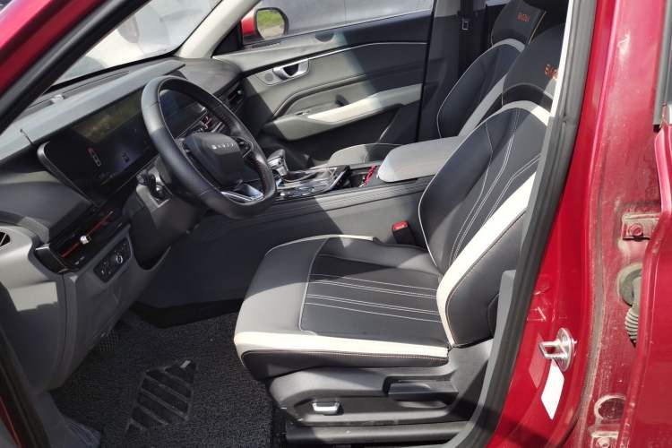 Used Baojun RC-6 2019 1.5T CVT 24-Hour Online Prestige Edition Left Front Seat