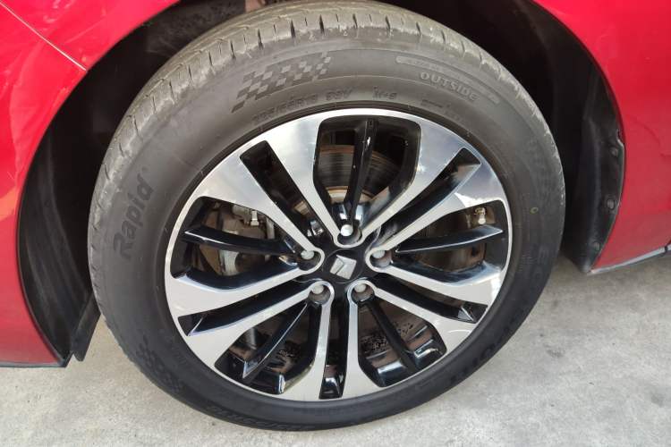 Used Baojun RC-6 2019 1.5T CVT 24-Hour Online Prestige Edition Left Front Wheel Hub