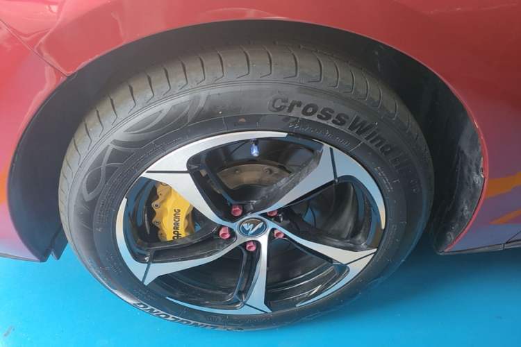 Used Baojun RC-6 2019 1.5T CVT 24-Hour Online Luxury Edition Left Front Wheel Hub