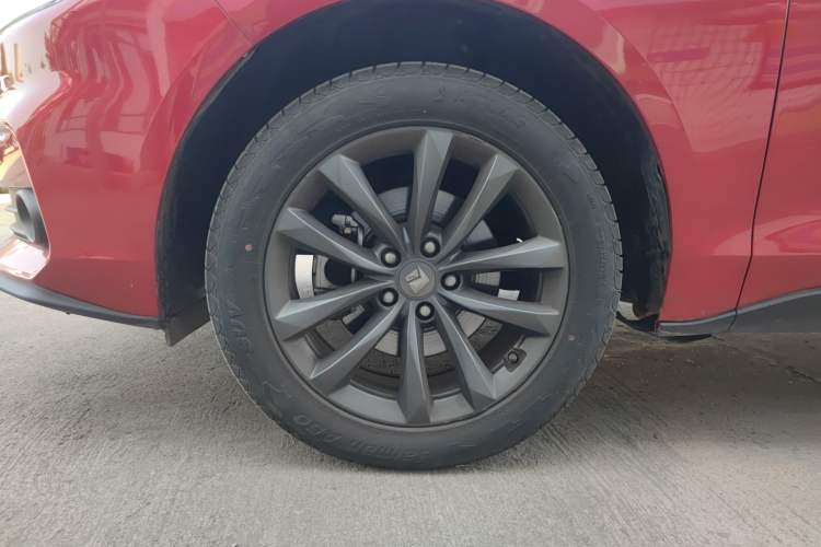 Used Baojun RC-6 2019 1.5T Manual Elite Version with 24-Hour Online Service Left Front Wheel Hub