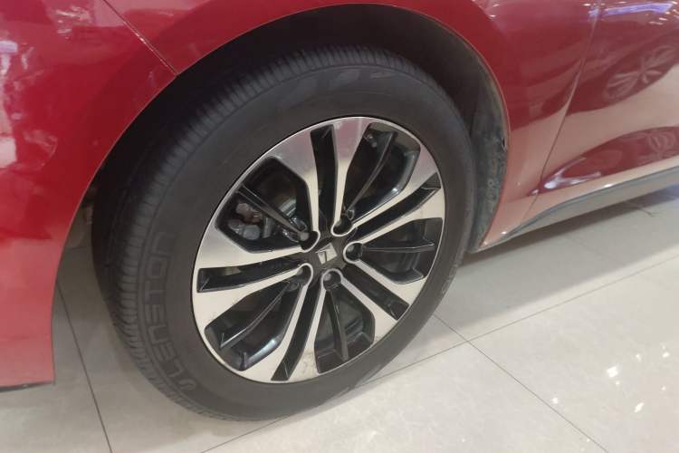 Used Baojun RC-6 2019 1.5T CVT 24-Hour Online Prestige Edition Left Front Wheel Hub