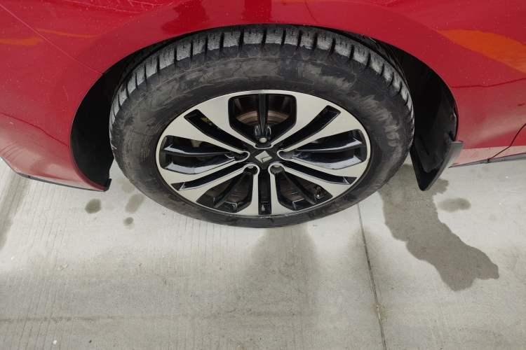 Used Baojun RC-6 2019 1.5T CVT 24-Hour Online Prestige Edition Left Front Wheel Hub