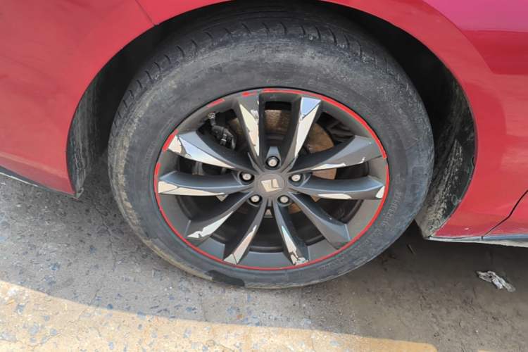 Used Baojun RC-6 2019 1.5T CVT Elite Version with 24-Hour Online Service Left Front Wheel Hub
