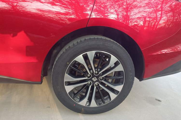 Used Baojun RC-6 2019 1.5T CVT 24-Hour Online Prestige Edition Left Rear Wheel Hub
