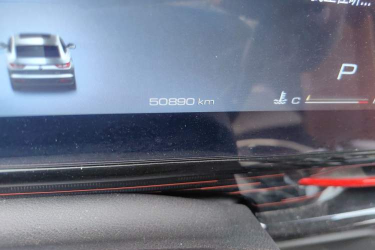 Used Baojun RC-6 2019 1.5T CVT 24-Hour Online Prestige Edition Odometer Close Up