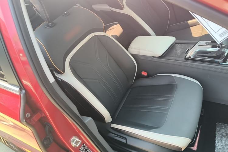 Used Baojun RC-6 2019 1.5T CVT 24-Hour Online Prestige Edition Right Front Seat