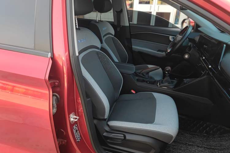 Used Baojun RC-6 2019 1.5T Manual Elite Version with 24-Hour Online Service Right Front Seat