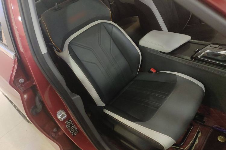 Used Baojun RC-6 2019 1.5T CVT 24-Hour Online Prestige Edition Right Front Seat