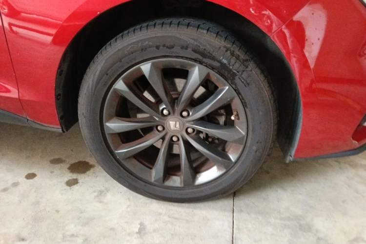 Used Baojun RC-6 2019 1.5T Manual 24-Hour Online Luxury Version Right Front Wheel Hub