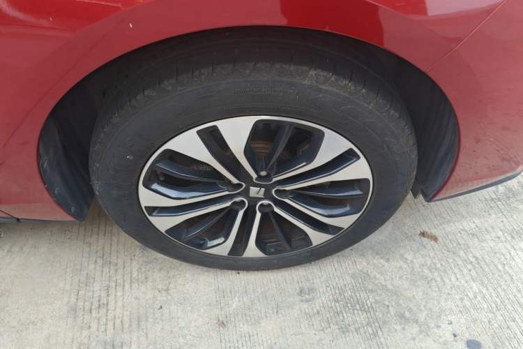 Used Baojun RC-6 2019 1.5T CVT 24-Hour Online Prestige Edition Right Front Wheel Hub