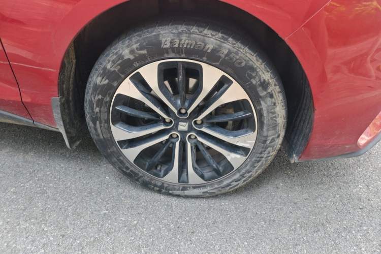 Used Baojun RC-6 2019 1.5T CVT 24-Hour Online Prestige Edition Right Front Wheel Hub
