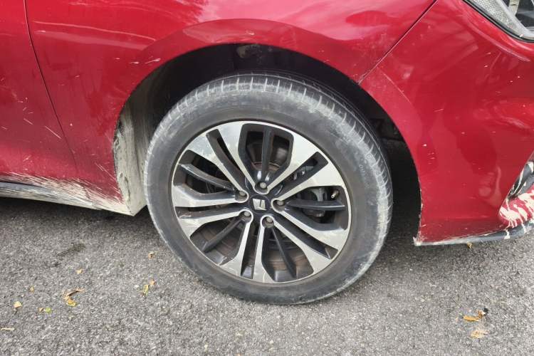 Used Baojun RC-6 2019 1.5T CVT 24-Hour Online Prestige Edition Right Front Wheel Hub