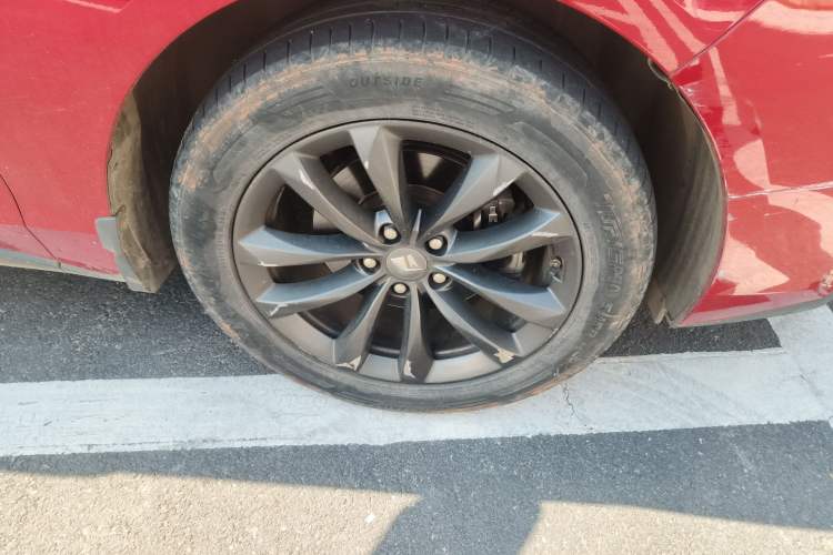 Used Baojun RC-6 2019 1.5T Manual 24-Hour Online Luxury Version Right Front Wheel Hub