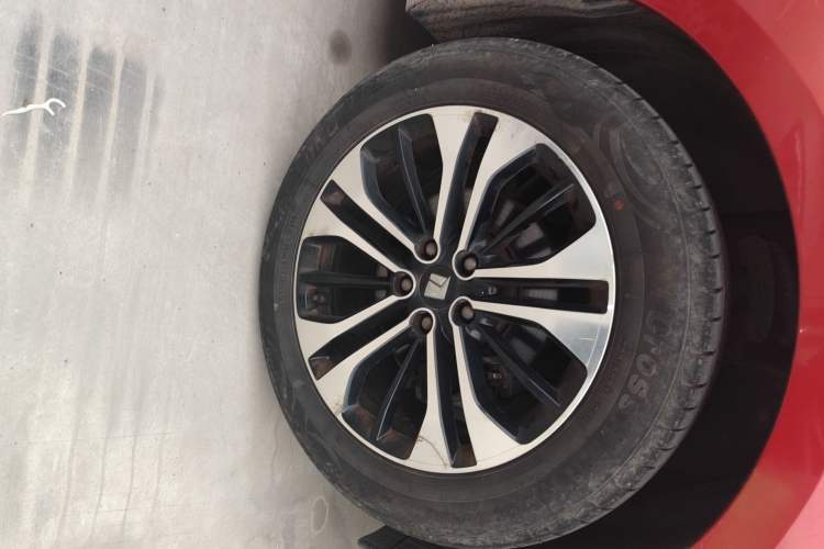 Used Baojun RC-6 2019 1.5T CVT Elite Version with 24-Hour Online Service Right Front Wheel Hub