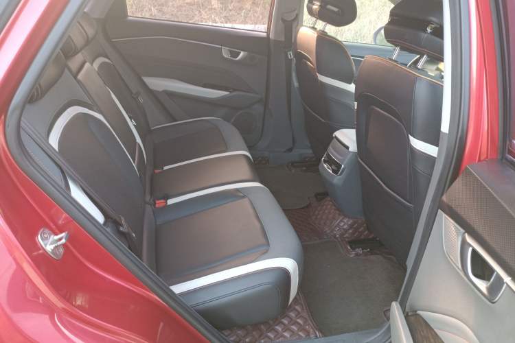 Used Baojun RC-6 2019 1.5T CVT 24-Hour Online Prestige Edition Right Rear Seat