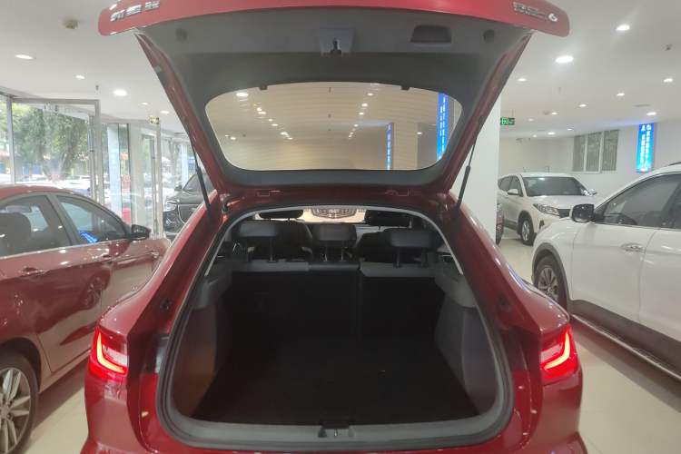 Used Baojun RC-6 2019 1.5T CVT 24-Hour Online Prestige Edition Trunk