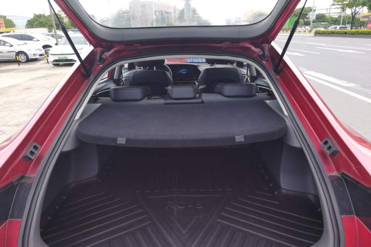 Used Baojun RC-6 2019 1.5T CVT 24-Hour Online Luxury Edition Trunk
