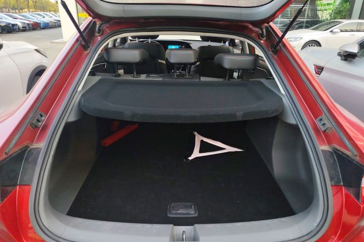 Used Baojun RC-6 2019 1.5T CVT 24-Hour Online Luxury Edition Trunk