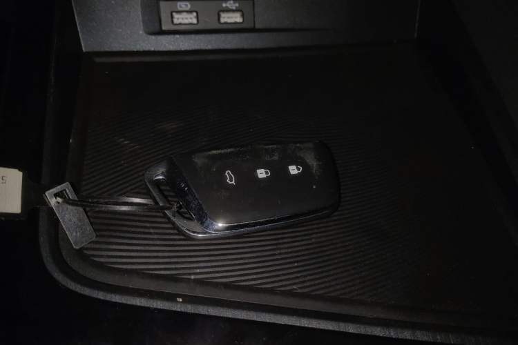 Used Baojun RC-6 2019 1.5T CVT 24-Hour Online Luxury Edition Vehicle Key