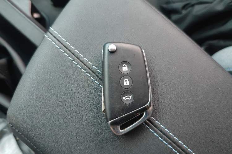 Used Baojun RC-6 2019 1.5T Manual Elite Version with 24-Hour Online Service Vehicle Key