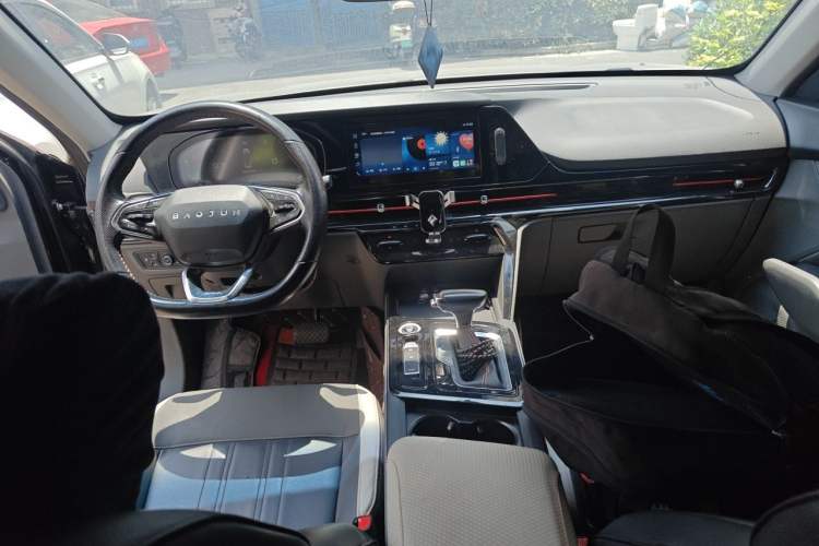 Used Baojun RC-6 2019 1.5T CVT 24-Hour Online Luxury Edition Interior 2